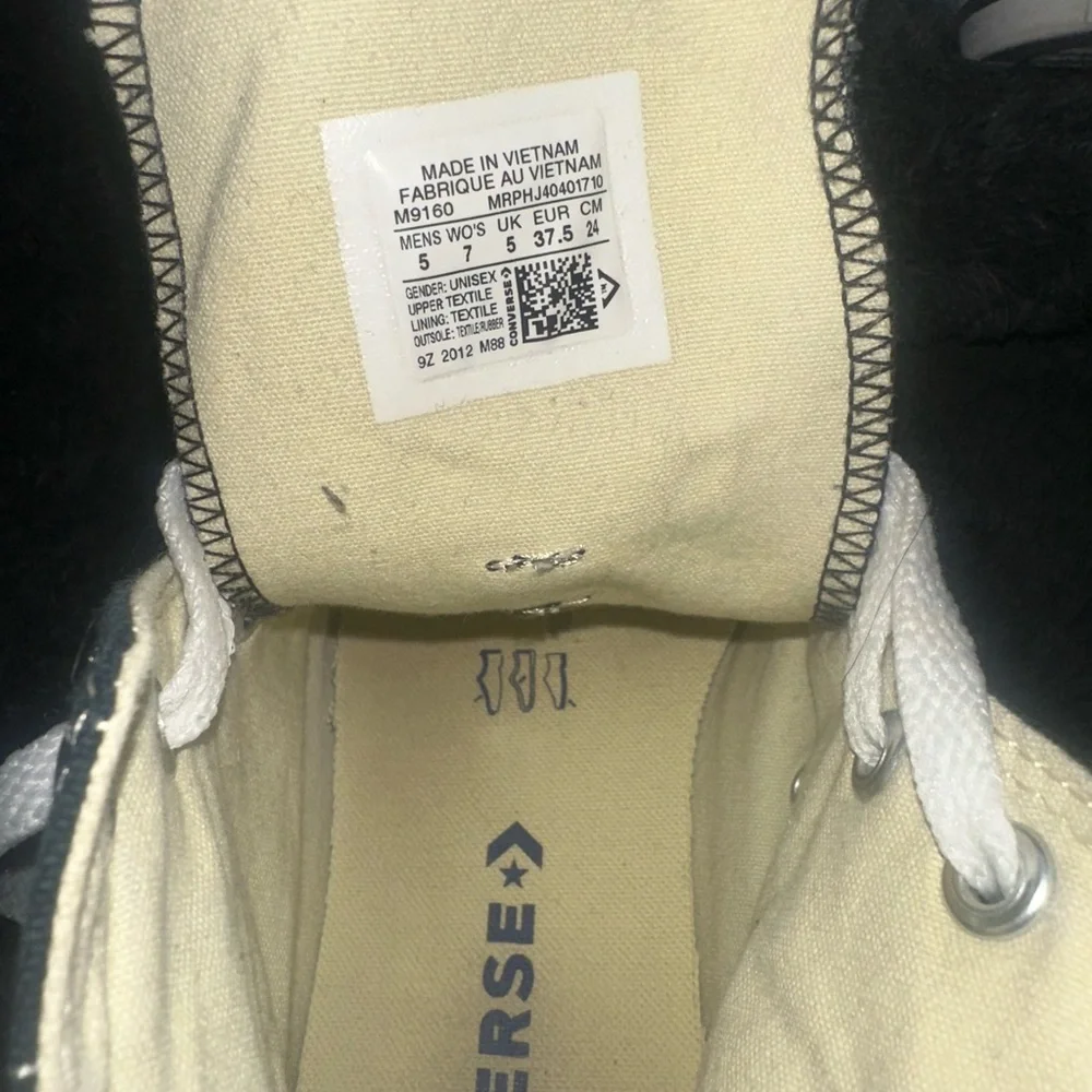 Converse Black and White High-Top Sneakers Unisex - Picture 8 of 8